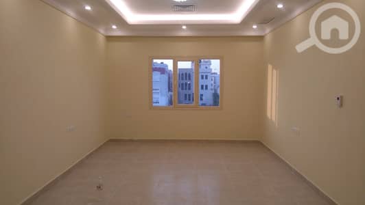 شقة 3 غرف نوم للايجار في ابو حليفة، مدينة الكويت - Oversized 2 and 3 bedrooms(villa) in abu halifa.