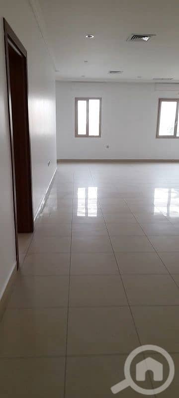 4 Bedroom Flat for Rent in Al Shuhada, Kuwait City - للايجار دور فى الشهداء