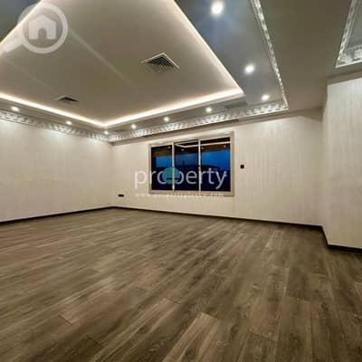 شقة 4 غرف نوم للايجار في الصديق، مدينة الكويت - Four bedroom spacious floor for rent in Al Siddeeq, Kuwait