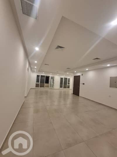 فلیٹ 5 غرف نوم للايجار في مبارك الكبير، مدينة الكويت - للايجار دور اول بالمسايل مساحات كبيره موقع مميز جدآ تشطيب فخم