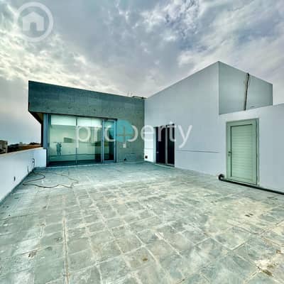 شقة 2 غرفة نوم للايجار في سلوى، مدينة الكويت - Seaview two bedroom apartment with terrace for rent in Salwa, Kuwait