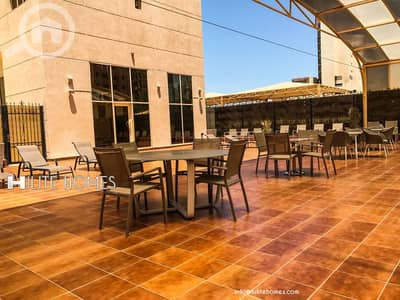 3 Bedroom Flat for Rent in Al Salmiya, Kuwait City - Three bedroom for rent in Salmiya, Kuwait