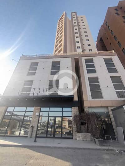 عقارات تجارية اخرى  للايجار في السالمية، مدينة الكويت - للايجار شقق وادوار تجارية على الدائري الخامس