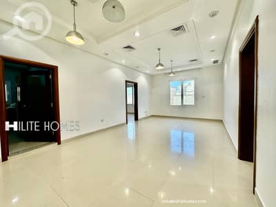 شقة 3 غرف نوم للايجار في الشهداء، مدينة الكويت - Three bedroom apartment for rent in Shuhada