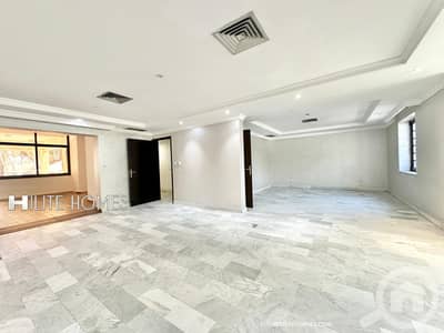 فیلا 3 غرف نوم للايجار في مبارك الكبير، مدينة الكويت - Villa with Garden for rent in Messila