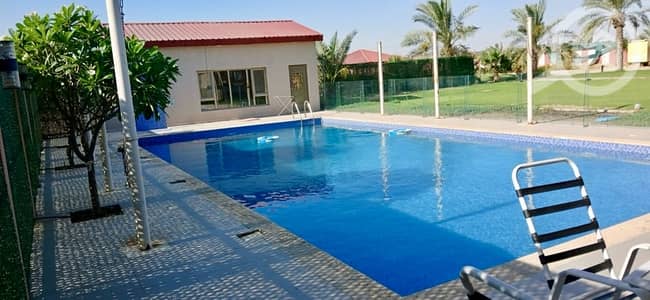 شاليه 6 غرف نوم للايجار في صباحية، مدينة الكويت - للايجار اليومي مزارع بالوفرة للعائلات