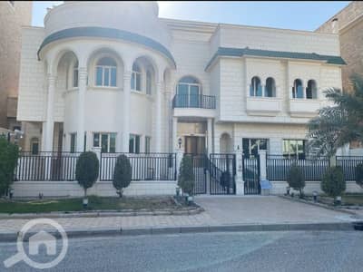 12 Bedroom Villa for Rent in Salwa, Kuwait City - للايجار فيلا في سلوى قطعه 10 شارع رائسي مقابل شارع مفترح