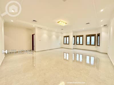 فلیٹ 5 غرف نوم للايجار في الشهداء، مدينة الكويت - Renovated Floor for rent in Shuhada