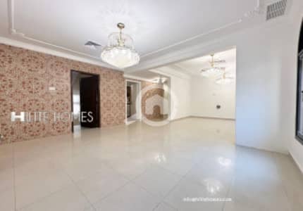 شقة 3 غرف نوم للايجار في سلوى، مدينة الكويت - Floor with terrace for rent in Salwa
