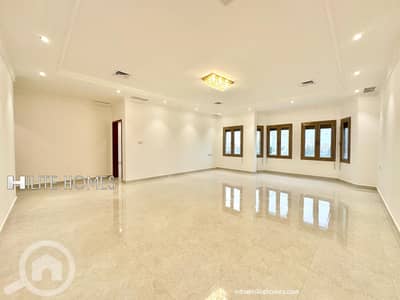 شقة 5 غرف نوم للايجار في الشهداء، مدينة الكويت - Renovated Floor for rent in Shuhada