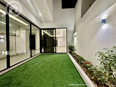 فلیٹ 4 غرف نوم للايجار في ابو فطيرة، مدينة الكويت - Brand new 4-Master bedroom Villa with private pool in Abufathira