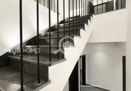 فلیٹ 5 غرف نوم للايجار في بيان، مدينة الكويت - Spacious 5BR duplex with private garden in Bayan