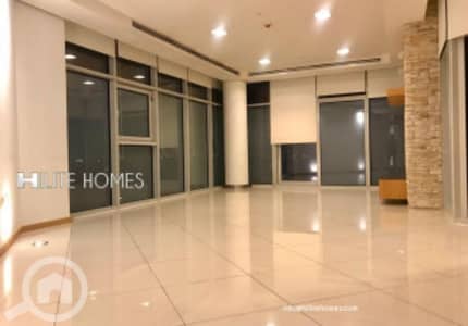 فلیٹ 3 غرف نوم للايجار في السالمية، مدينة الكويت - full floor Sea view apartment for rent in Salmiya.