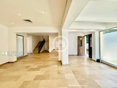 4 Bedroom Villa for Rent in Al Bida'a, Kuwait City - Four Bedroom Villa with Private Garden for Rent in Al-Bida