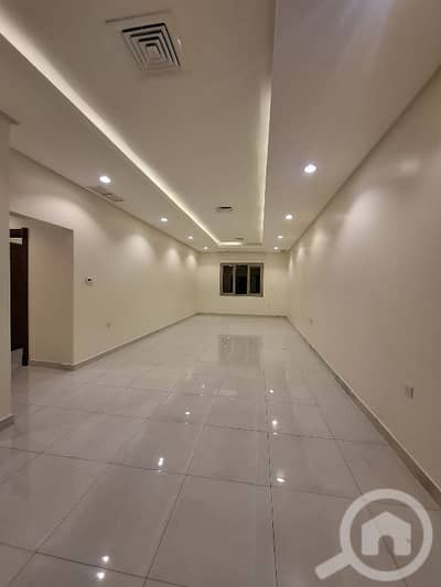 3 Bedroom Flat for Rent in Al Qadsiya, Kuwait City - للايجار شقه بالقادسيه دور ثاني مصعد تشطيب سوبر ديلوكس موقع مميز جدآ
