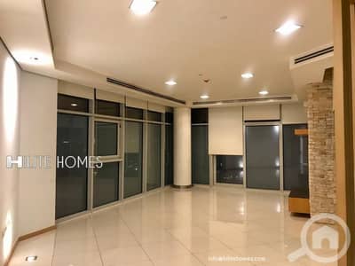 فلیٹ 3 غرف نوم للايجار في السالمية، مدينة الكويت - Modern full floor Seaview apartment for rent in Salmiya