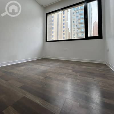 عقارات تجارية اخرى  للايجار في السالمية، مدينة الكويت - Full floor available for rent in Salmiya.