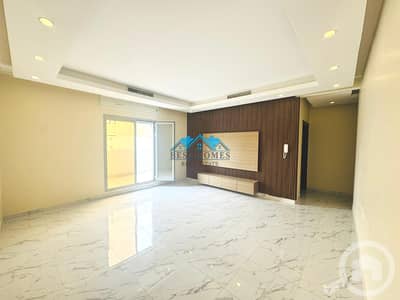 فلیٹ 3 غرف نوم للايجار في الرميثية، مدينة الكويت - Three Bedrooms Apartment With a Balcony in Rumaithiya