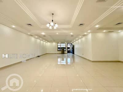 شقة 5 غرف نوم للايجار في صباحية، مدينة الكويت - Spacious duplex for rent in bayan