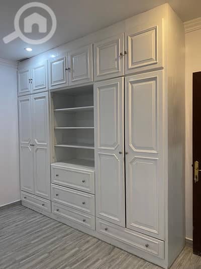 فلیٹ 4 غرف نوم للايجار في السرة، مدينة الكويت - للإيجار ارضي دور مميز في السره