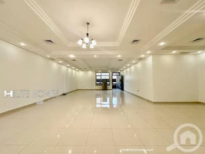 شقة 5 غرف نوم للايجار في بيان، مدينة الكويت - Spacious Duplex for Rent in Bayan