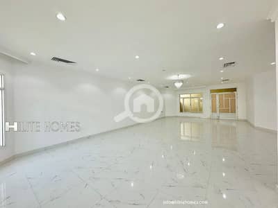 فلیٹ 5 غرف نوم للايجار في سلوى، مدينة الكويت - Elegant 5-Bedroom Family Villa for Rent in Salwa