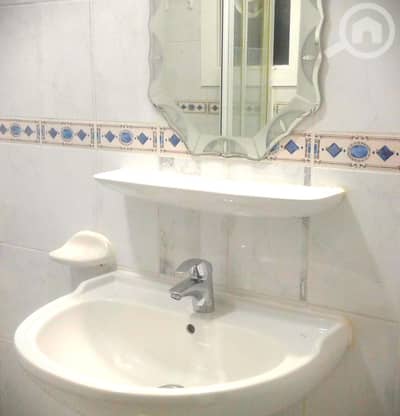 استوديو  للايجار في المنقف، مدينة الكويت - Nice 1 bedroom/studio with terrace in egaila. close to gate mall