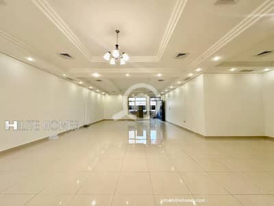 فلیٹ 5 غرف نوم للايجار في بيان، مدينة الكويت - Spacious Duplex for Rent in Bayan