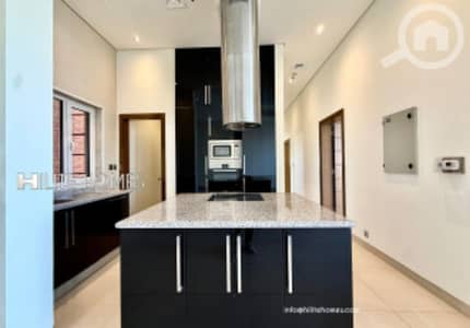 شقة 3 غرف نوم للايجار في السالمية، مدينة الكويت - Three bedroom semi furnished apartments for rent in Salmiya