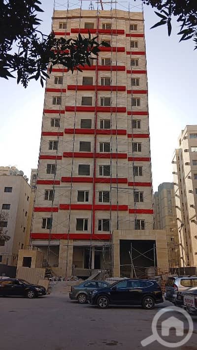 Commercial Building for Sale in Hawalli, Kuwait City - للبيع عمارة في حولي موقع مميز مدخل ومخرج سهل تشطيب سوبر ديلوكس