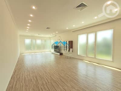 فلیٹ 3 غرف نوم للايجار في مشرف، مدينة الكويت - Spacious 3 Bedrooms Floor in Mishref