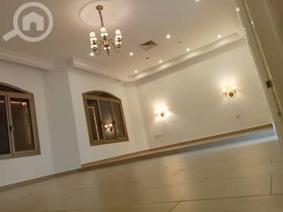5 Bedroom Villa for Rent in Al Zahra, Kuwait City - للإيجار دور وربع في الزهراء ٨٠٠ د. ك