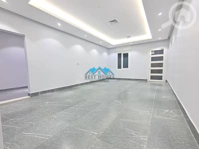 فلیٹ 4 غرف نوم للايجار في حطين، مدينة الكويت - Spacious 4 Bedrooms Ground Floor Apartment with Private Entrance in Ha