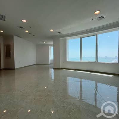 فلیٹ 3 غرف نوم للايجار في الشعب البحري، مدينة الكويت - Full-floor apartment with one month free for rent in Al Shaab Al Bahri