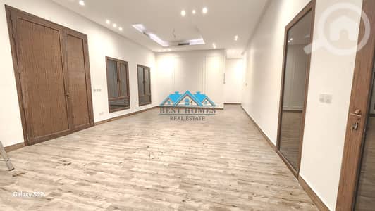فیلا 5 غرف نوم للايجار في ابو فطيرة، مدينة الكويت - Nice 5 Bedrooms Villa with Garden Area in Abu Fatira