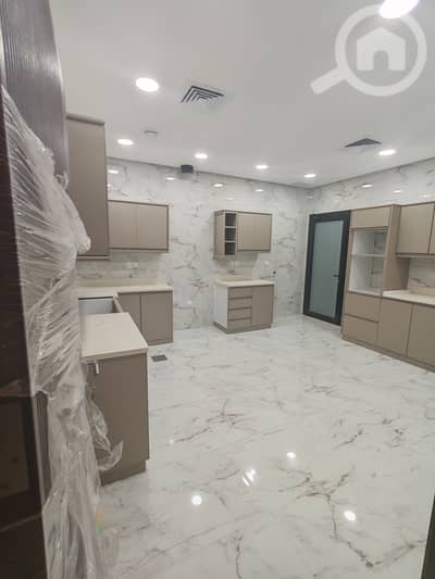 4 Bedroom Apartment for Rent in Al Zahra, Kuwait City - ادوار للايجار في الزهراء بناية جديدة