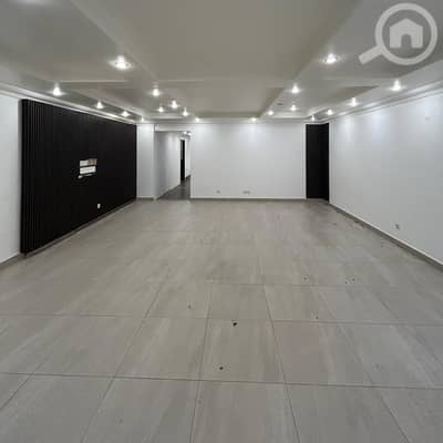 شقة 2 غرفة نوم للايجار في الجابرية، مدينة الكويت - A complete ground floor apartment (with a sunken courtyard) is availab