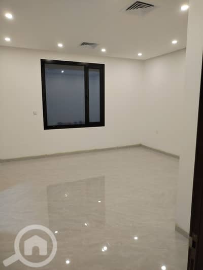 6 Bedroom Flat for Rent in Al Siddeeq, Kuwait City - دور ارضي للإيجار في الصديق 6 غرف