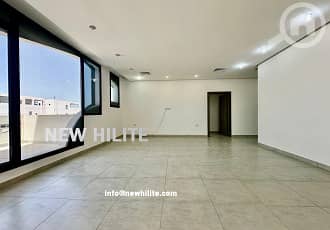 شقة 4 غرف نوم للايجار في الصديق، مدينة الكويت - Spacious Four Bedroom Floor for Rent in Al-Siddeeq