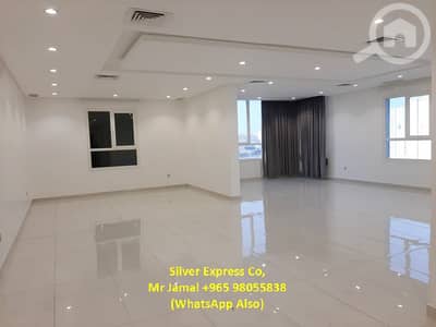 3 Bedroom Apartment for Rent in Fnaitees, Kuwait City - 3 Master Bedroom 500 Meter Villa Floor in Finatees.