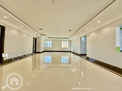 شقة 4 غرف نوم للايجار في الرميثية، مدينة الكويت - Spacious full floor four bedroom with rooftop