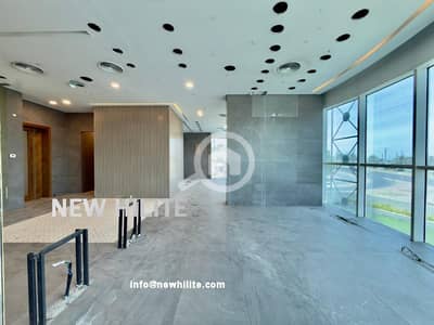 عقارات تجارية اخرى  للايجار في السالمية، مدينة الكويت - Spacious Commercial Space for Rent in Salmiya