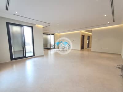 فلیٹ 4 غرف نوم للايجار في ابو فطيرة، مدينة الكويت - Modern 4 Bedrooms Duplex Apartment with 3 Balconies in Abu Fatira