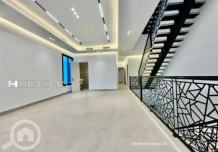 5 Bedroom Flat for Rent in Mishref, Kuwait City - Brand new Triplex for rent in Mishref 5 Bedroom Flat for Rent in Mishref, Kuwait City - Brand new Triplex for rent in Mishref