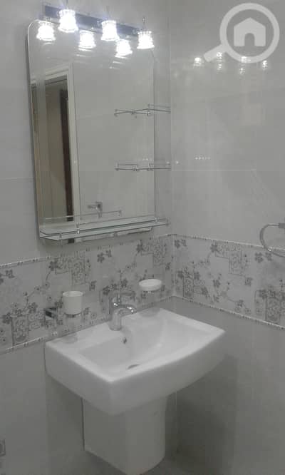 5 Bedroom Apartment for Rent in Al Eqaila, Kuwait City - Nice 5 bedroom floor with terrace in egaila