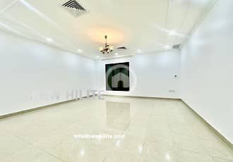 فیلا 6 غرف نوم للايجار في الرميثية، مدينة الكويت - Spacious 6-Bedroom Triplex Villa for Rent in Rumaithiya