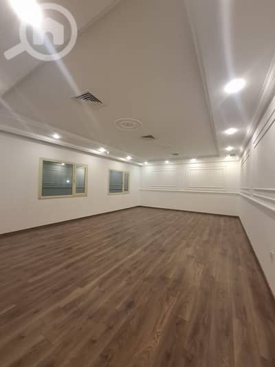 3 Bedroom Apartment for Rent in Al Zahra, Kuwait City - للايجار دور ثاني بالزهراء مع رووف كبير تشطيب فاخر سوبر ديلوكس