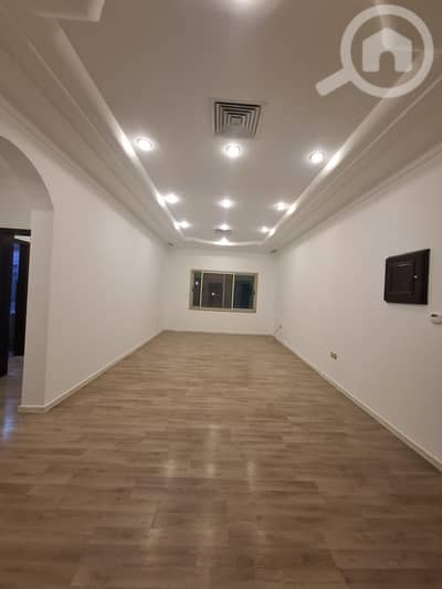 3 Bedroom Flat for Rent in Al Surra, Kuwait City - للايجار شقه ارضي بالسره موقع مميز تشطيب سوبر ديلوكس