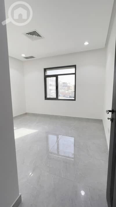 1 Bedroom Apartment for Rent in South Khaitan, Kuwait City - للإيجار شقة مع رووف في خيطان الجنوبي