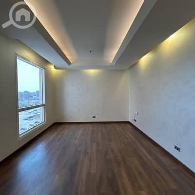 1 Bedroom Flat for Rent in Al Salmiya, Kuwait City - Semi-furnished apartment for rent in Salmiya, Block 2